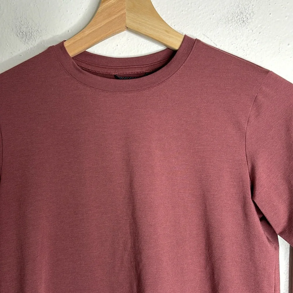REI Plum Long Sleeve Baselayer with Thumbholes Size M 10/12 EUC